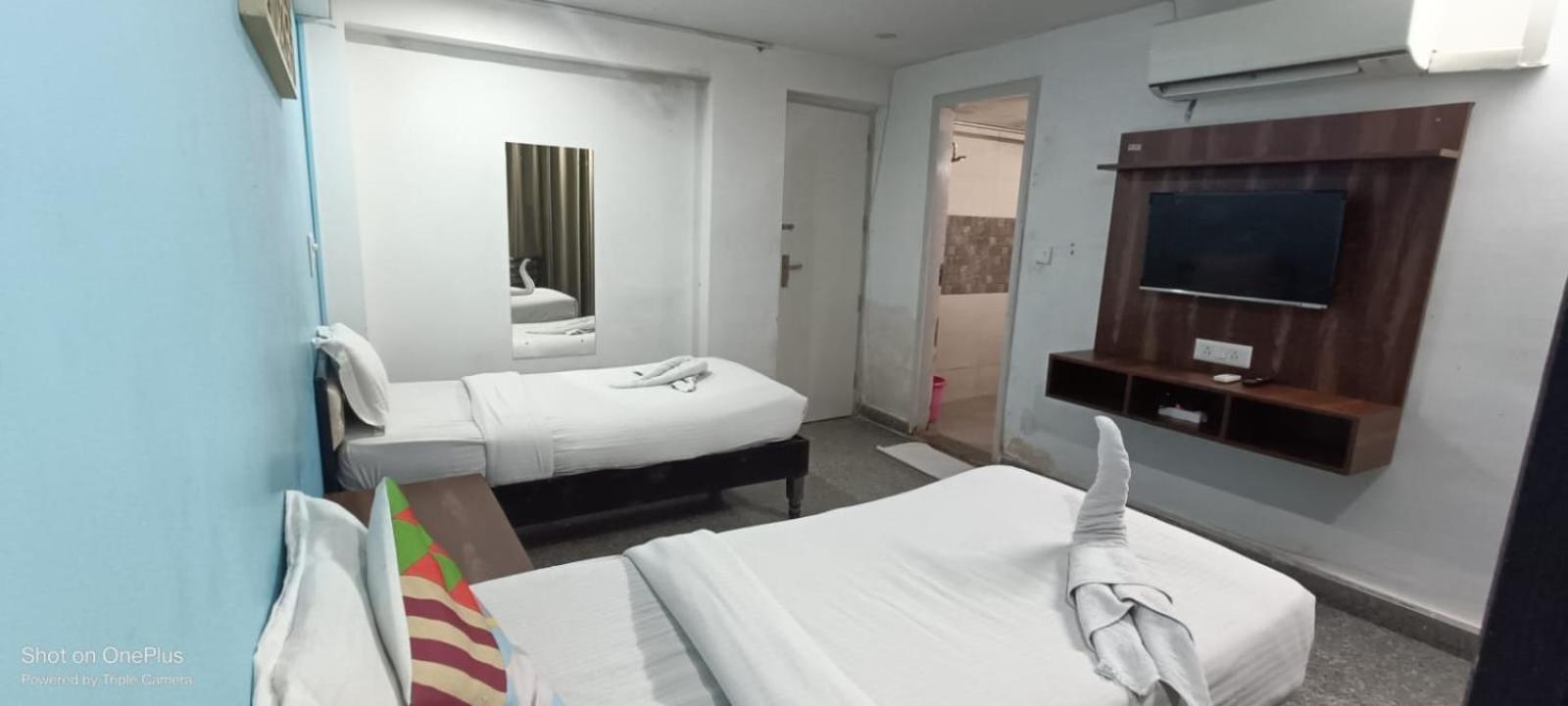 Nuab House - Near Fortis, Max, Medanta, Paras Hospitals And Huda Metro Gurgaon Dış mekan fotoğraf